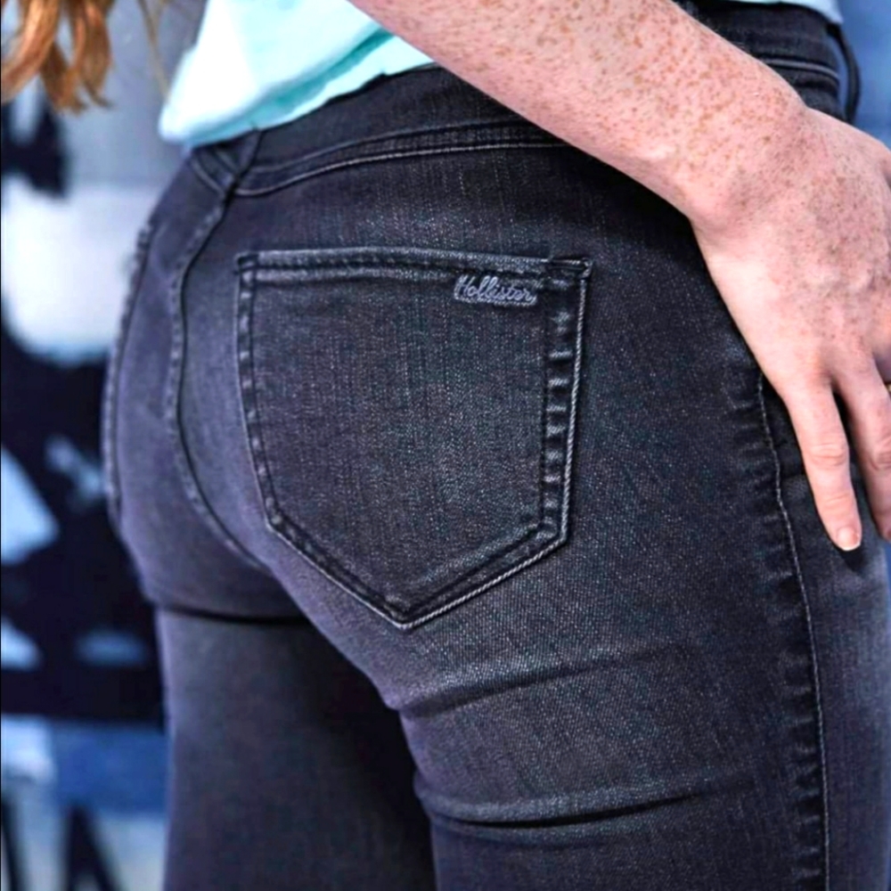 Hollister Shape Love High-Rise Ankle cut Jean Size 9R